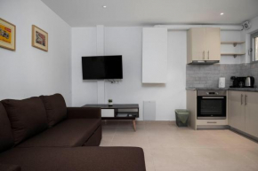 Sweet and Comfy 2BD apartment next to metro and Archeological Museum